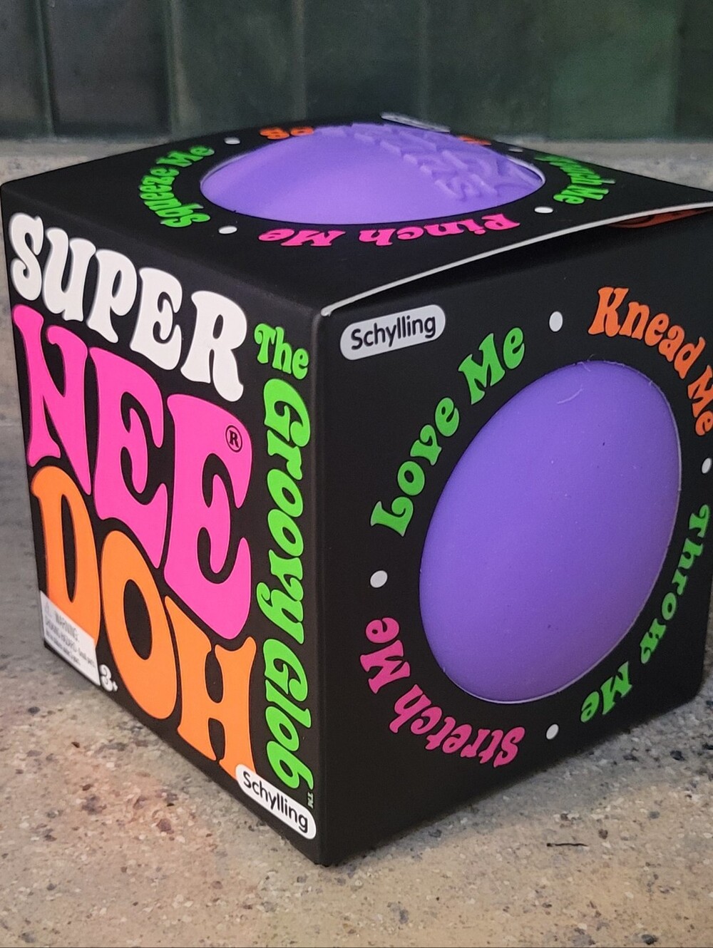 Purple SUPER NeeDoh THE GROOVY GLOB Authentic BNWT